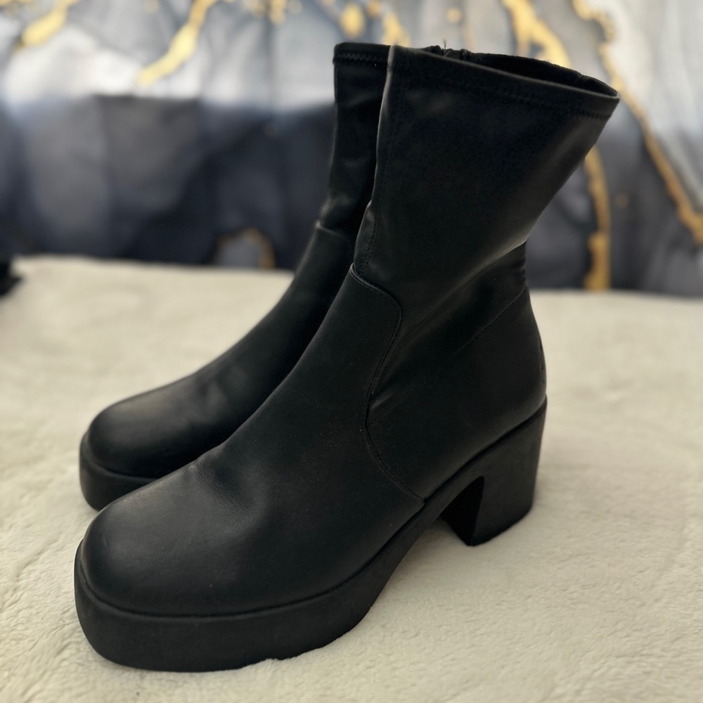 Steve Madden Inntel Bootie - Picture 3 of 8